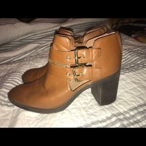 Forever 21: Booties (Size 9)
